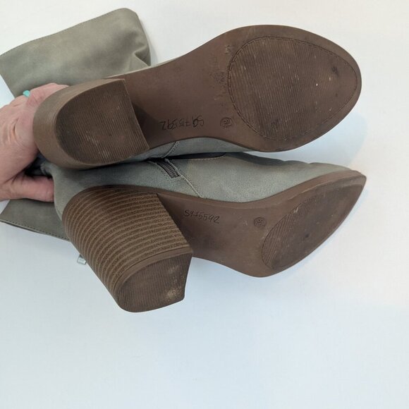 Maurices Addison Mid Ankle Block Heel Booties in Gray, Sz 8.5 - Picture 4 of 5